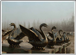 廣場(chǎng)天鵝雕塑