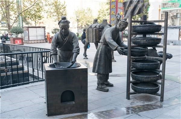 商業(yè)街茶文化雕塑.jpg