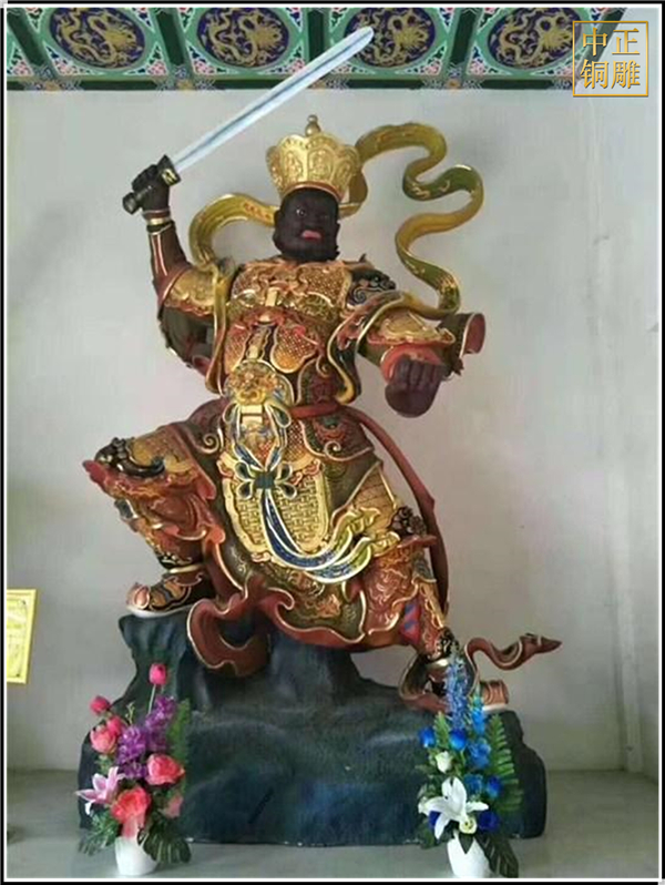 黑臉的四大天王銅像