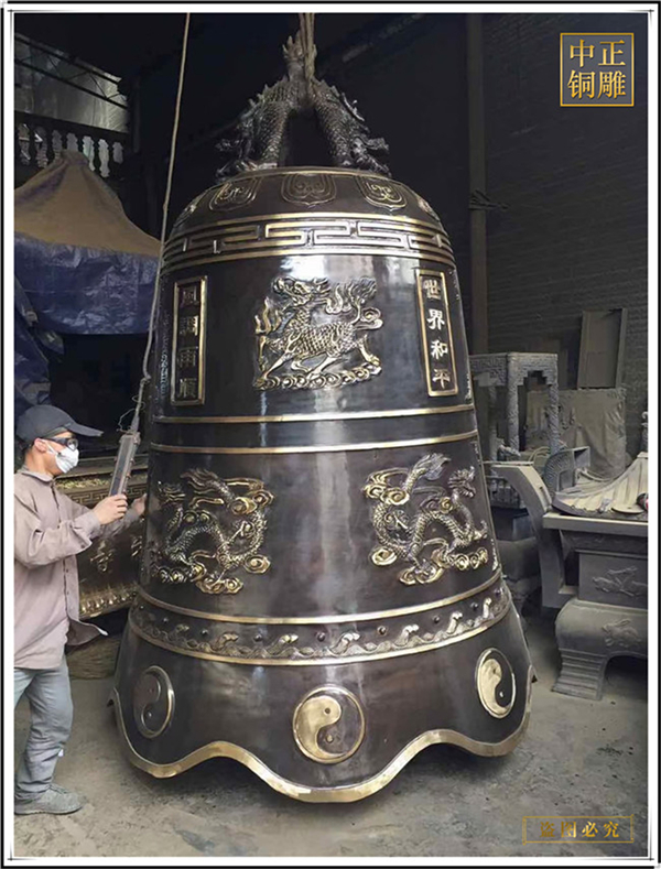 2米銅鐘.jpg 2米銅鐘.jpg