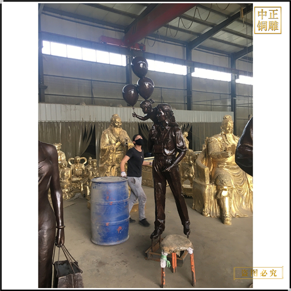 美女購(gòu)物人物銅雕塑銷售