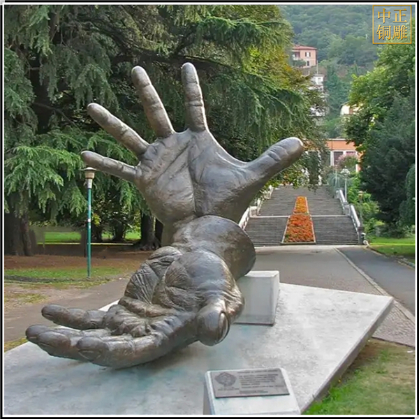大型室外銅手掌雕塑