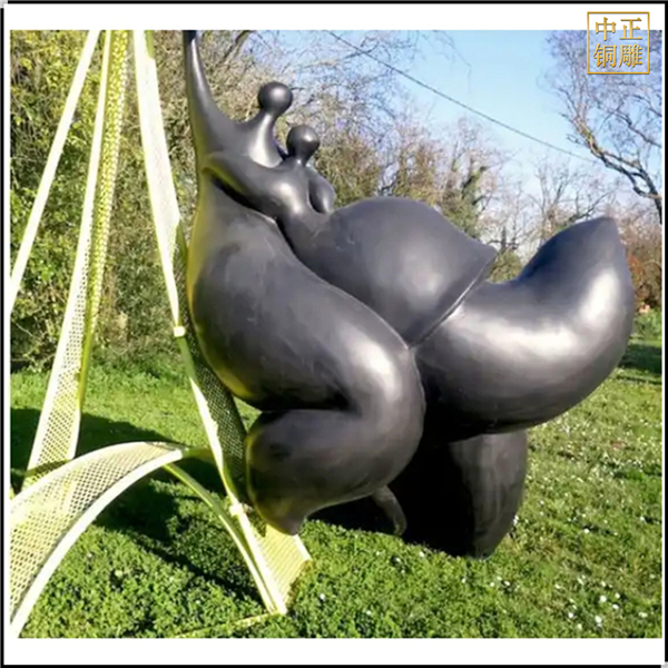 抽象擁抱景觀銅雕塑.jpg 抽象擁抱景觀銅雕塑.jpg